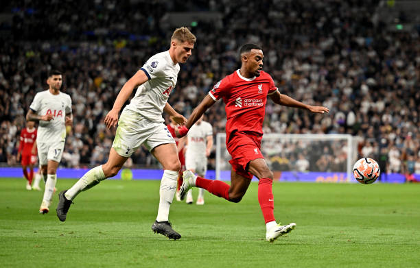 阿森纳vs毕包:哲凯赖什、萨卡、苏比门迪首发,马杜埃凯替补.